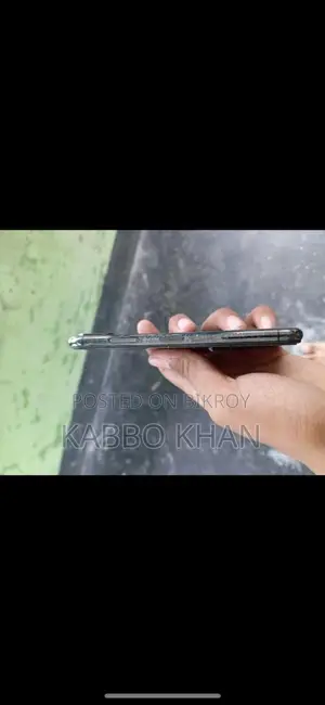 Apple iPhone XS (Used)