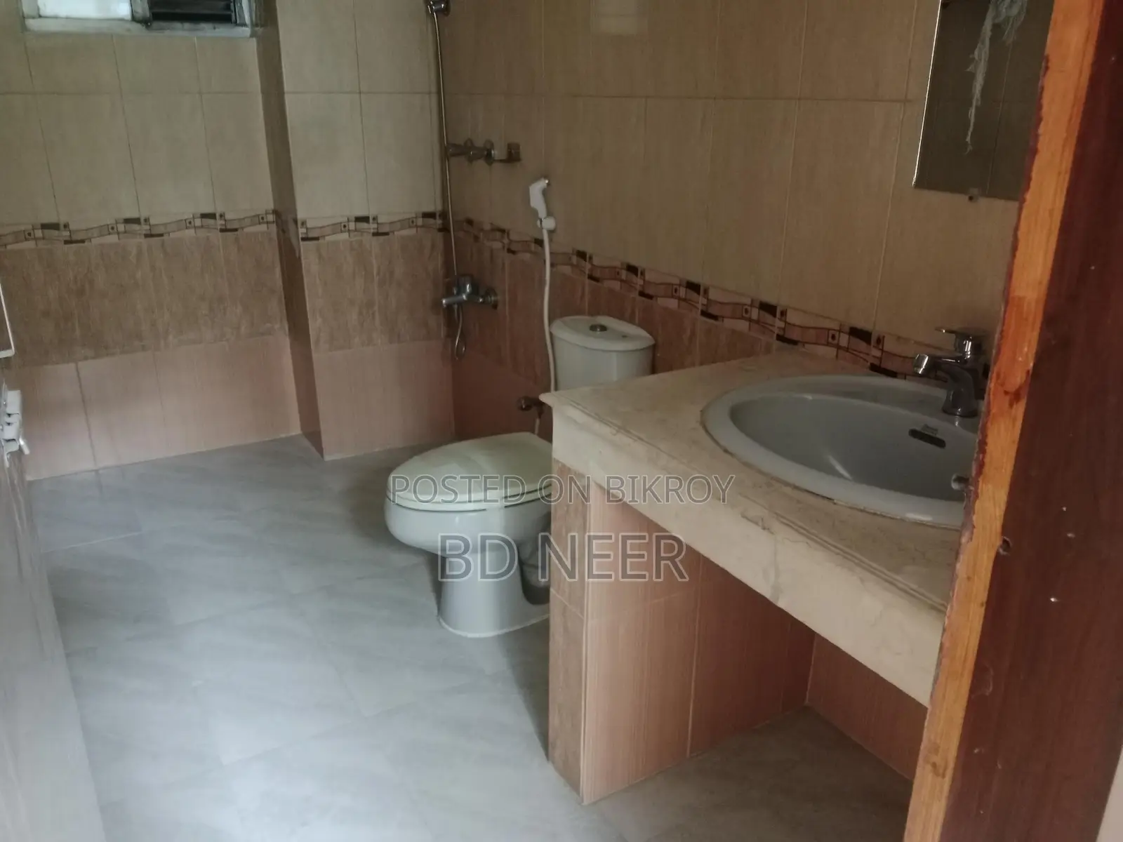 Lake view 3 Bed room apt rent in Gulshan 2