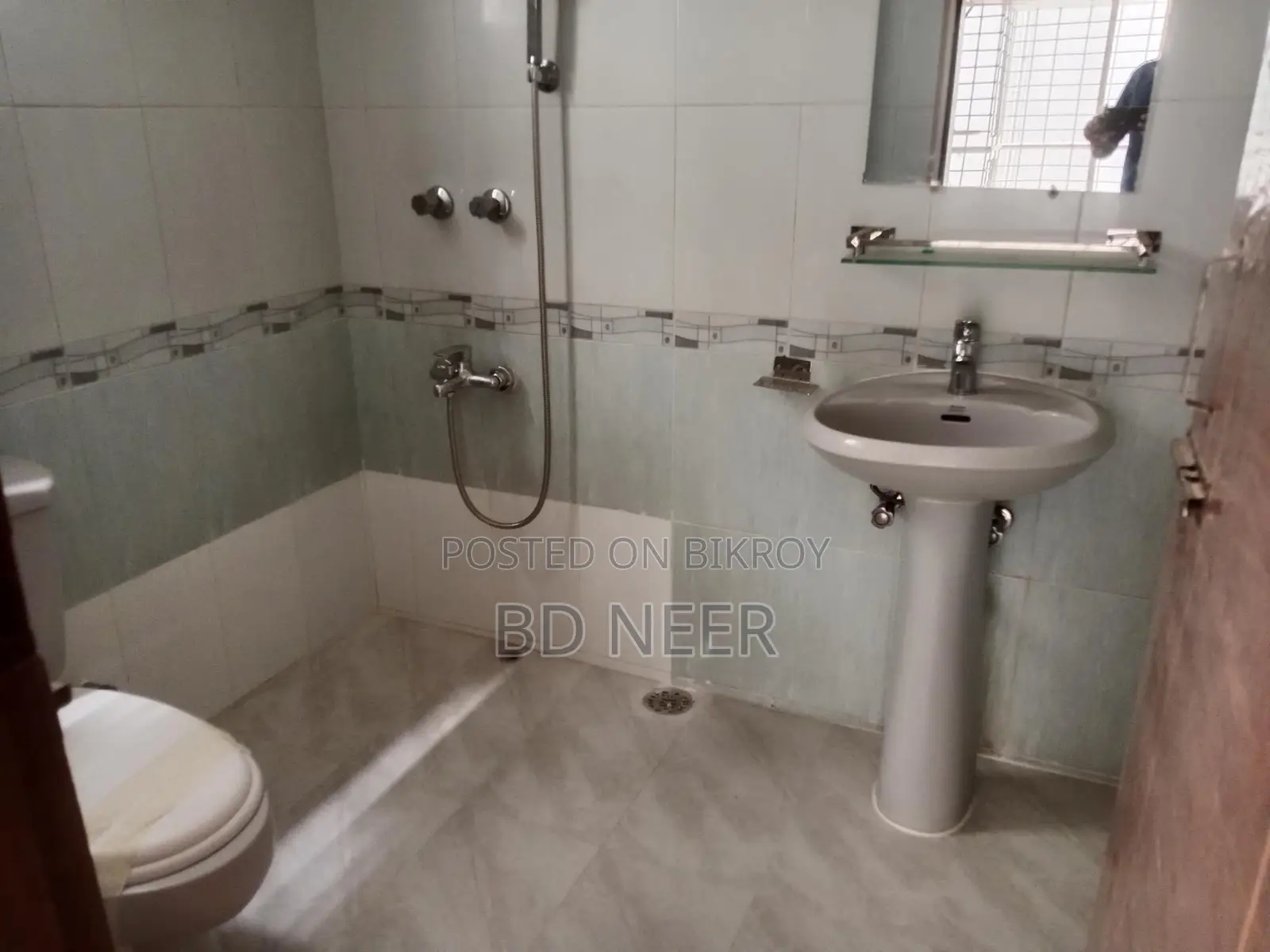 Lake view 3 Bed room apt rent in Gulshan 2