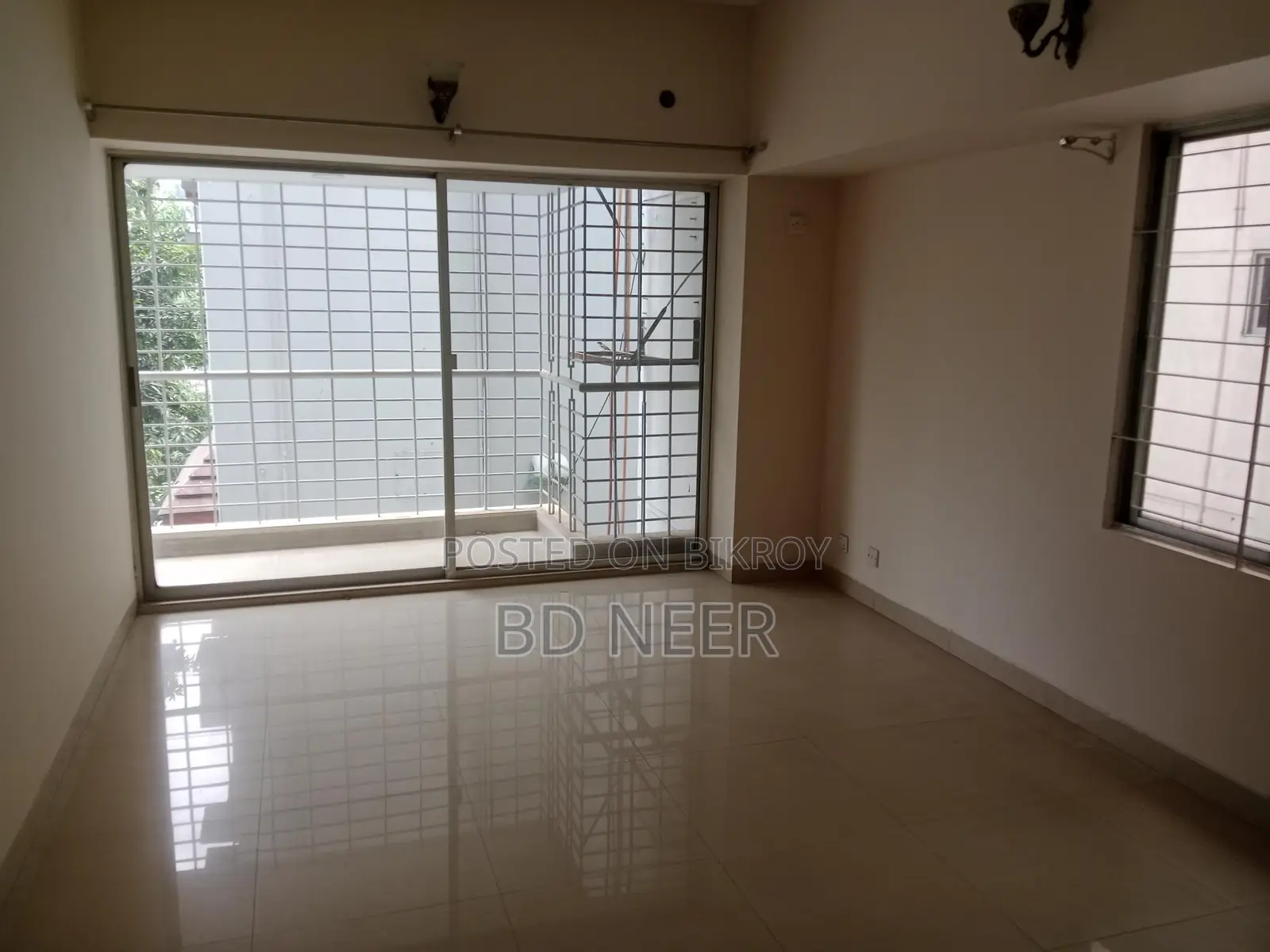 Lake view 3 Bed room apt rent in Gulshan 2