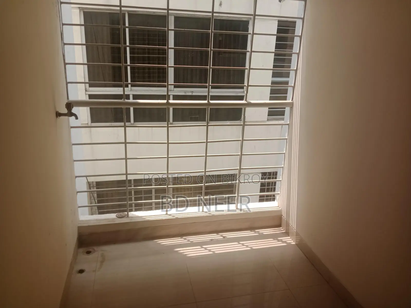 Lake view 3 Bed room apt rent in Gulshan 2