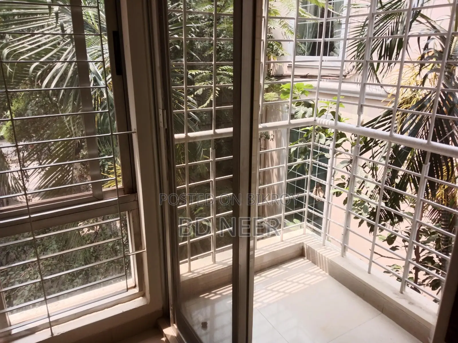 Lake view 3 Bed room apt rent in Gulshan 2