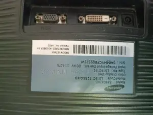 Samsung LED Monitor – Clear Display, Best for Office/CCTV, Urgent Sale