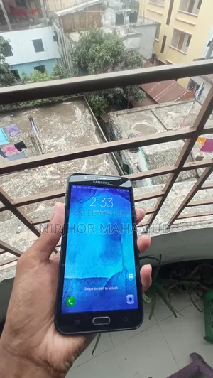 Samsung Galaxy J7 16 GB Black