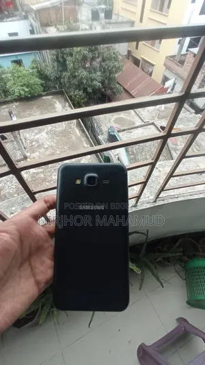 Samsung Galaxy J7 16 GB Black