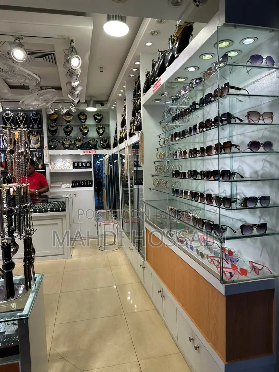 Running Showroom for Sale at Metro Shopping Mall – 156 SQFT