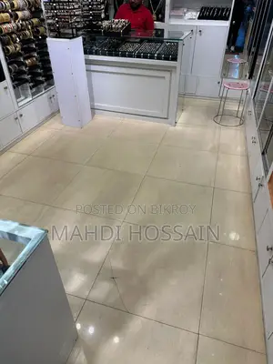 Running Showroom for Sale at Metro Shopping Mall – 156 SQFT