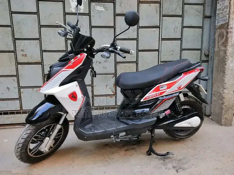 Motorcycle 2025 White