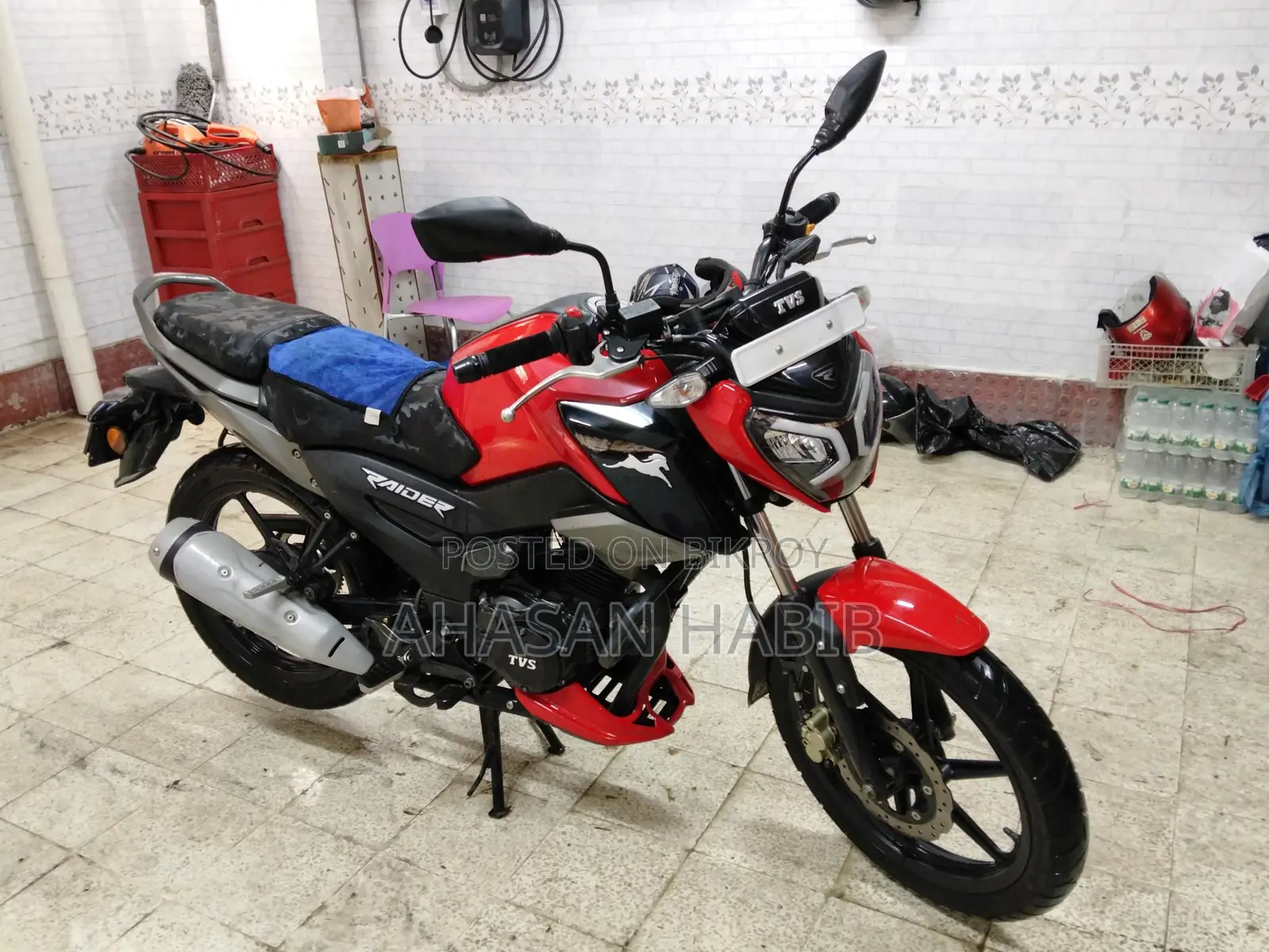 TVS Raider 125 Red 2023