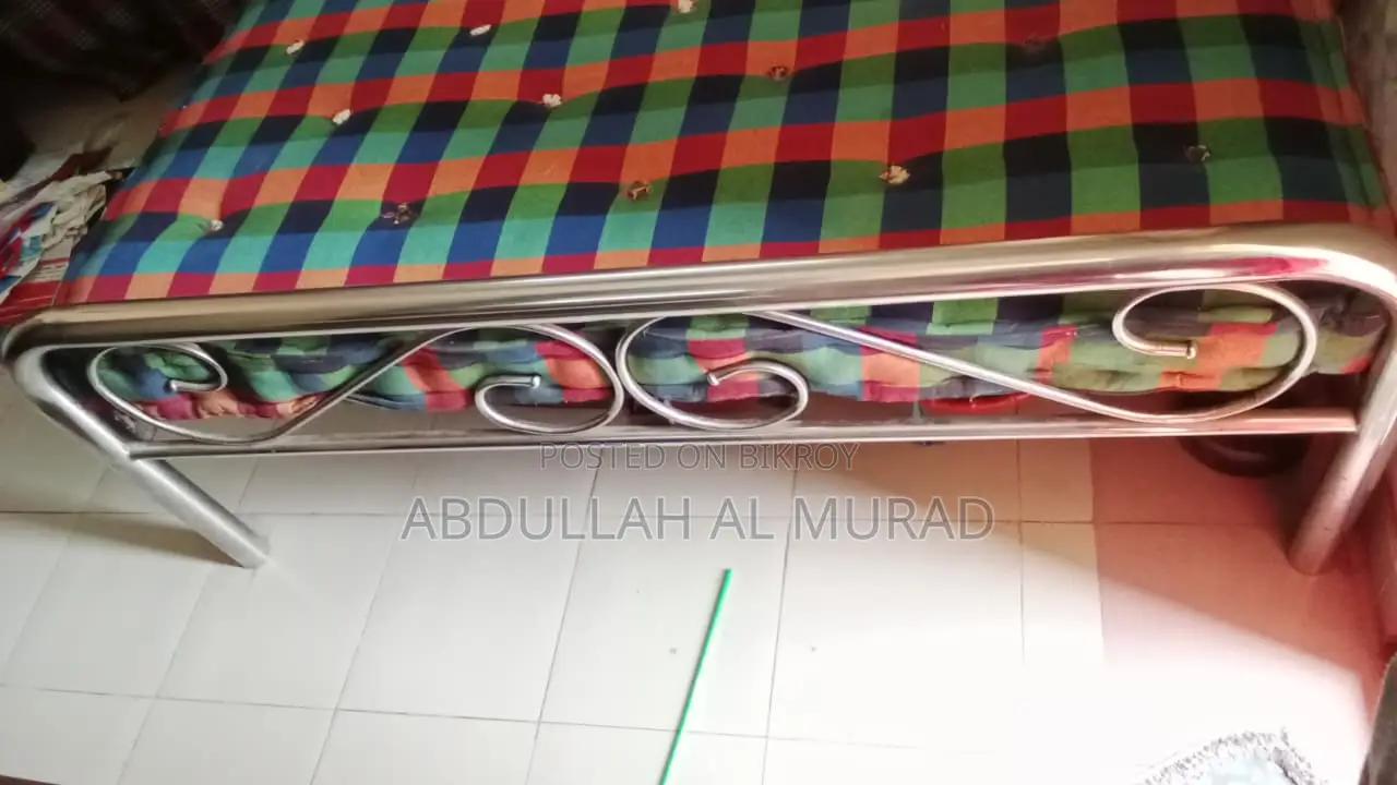 লোহার খাট ও জাজিম বিক্রি করা হবে