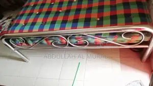 লোহার খাট ও জাজিম বিক্রি করা হবে