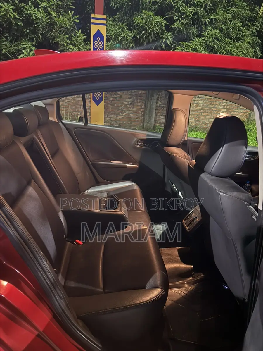 Honda Grace EX 2015
