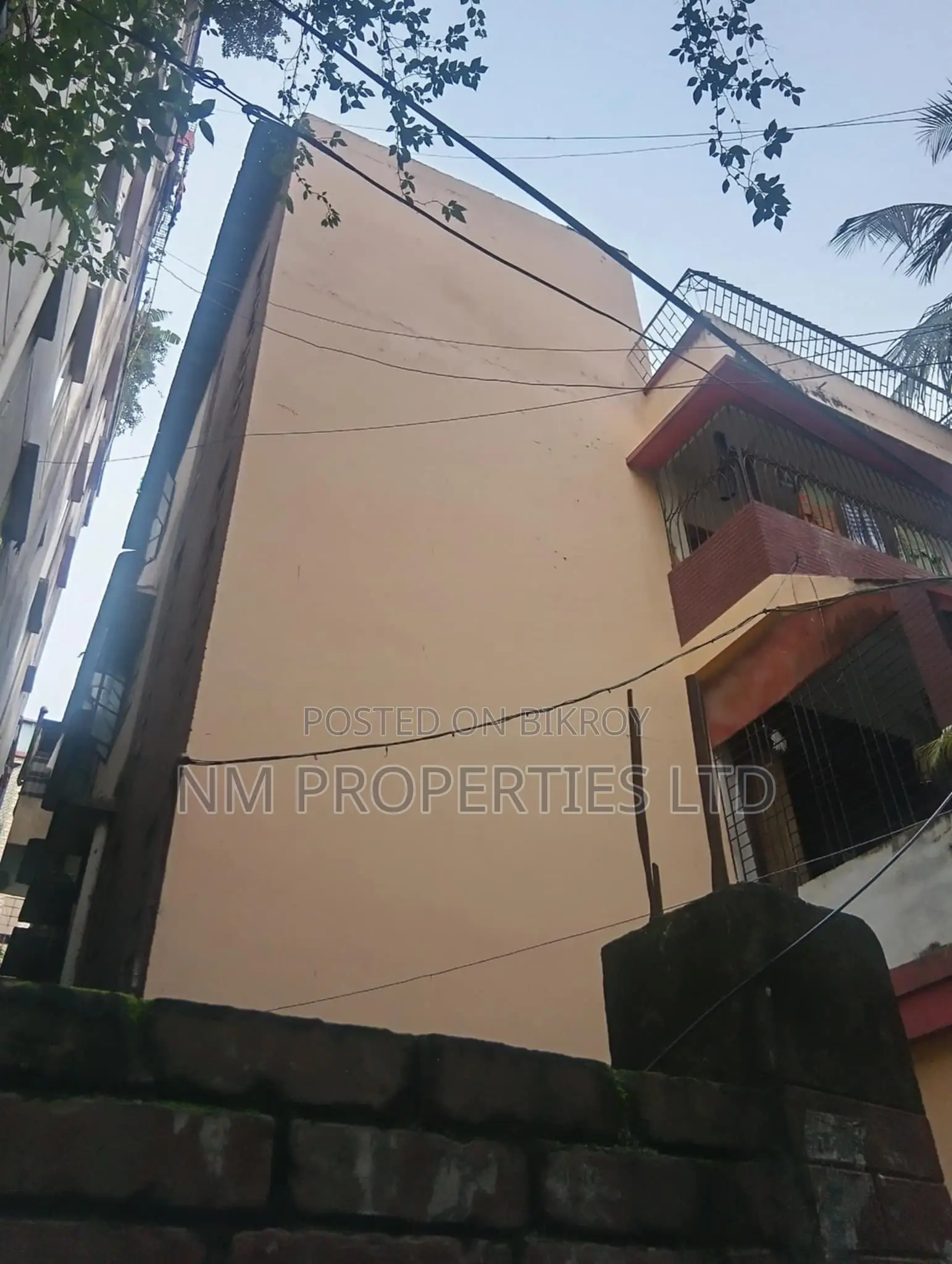 ৪ তলা বাড়ি বিক্রয়, বারক মোল্লা মোড়, মনিপুর। মনিপুর স্কুলের কাছে