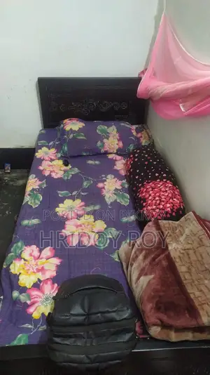 একটি খাটের বিক্রয় পোস্ট