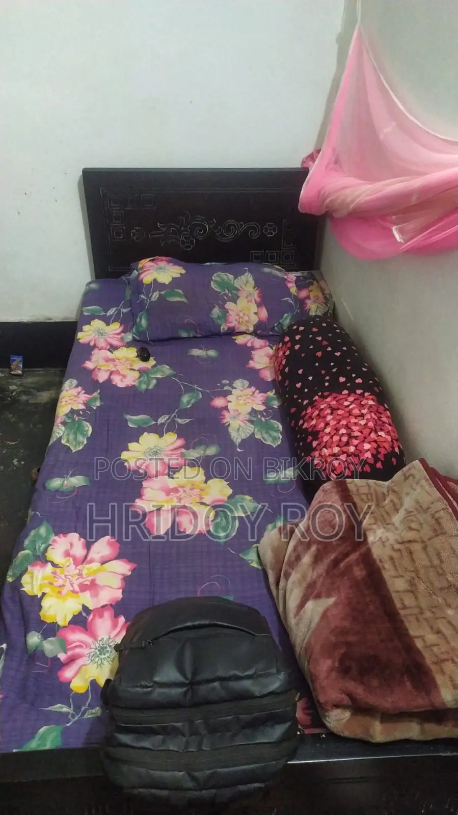 একটি খাটের বিক্রয় পোস্ট