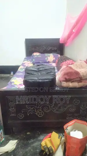 একটি খাটের বিক্রয় পোস্ট