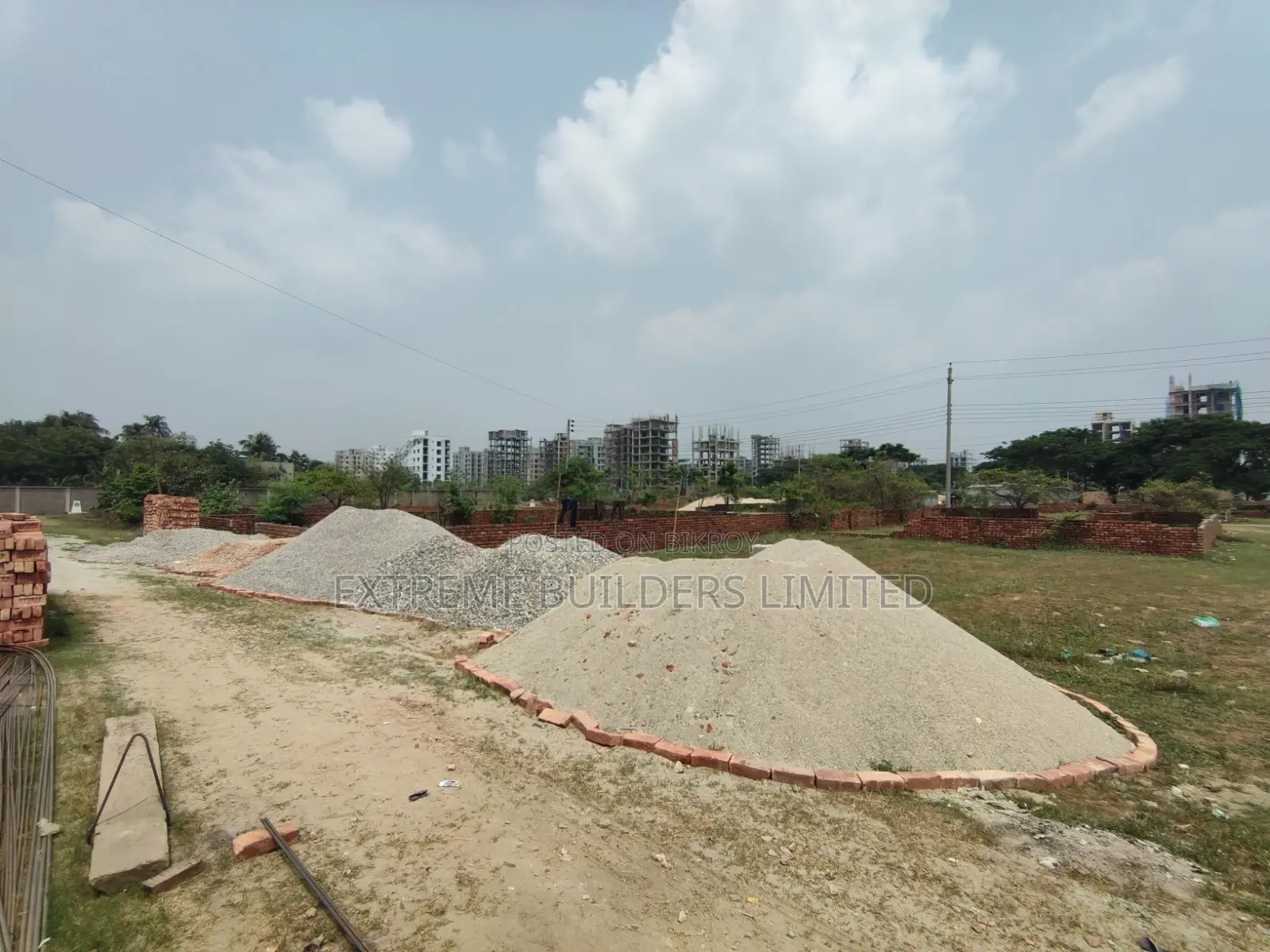 4bdrm Apartment in Land Share, Basundhara for Sale