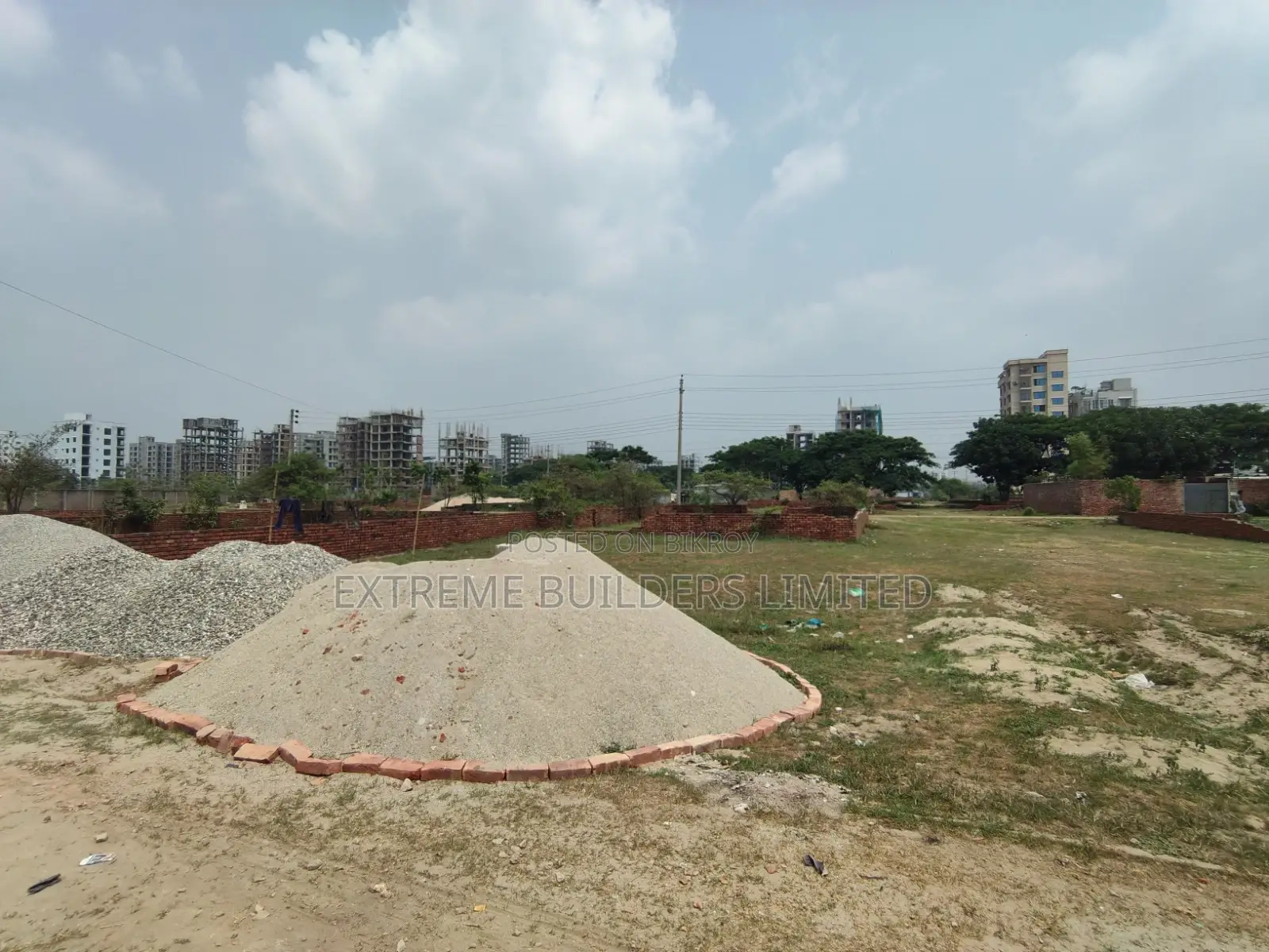 4bdrm Apartment in Land Share, Basundhara for Sale