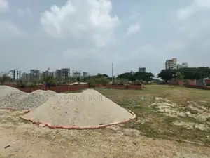 4bdrm Apartment in Land Share, Basundhara for Sale