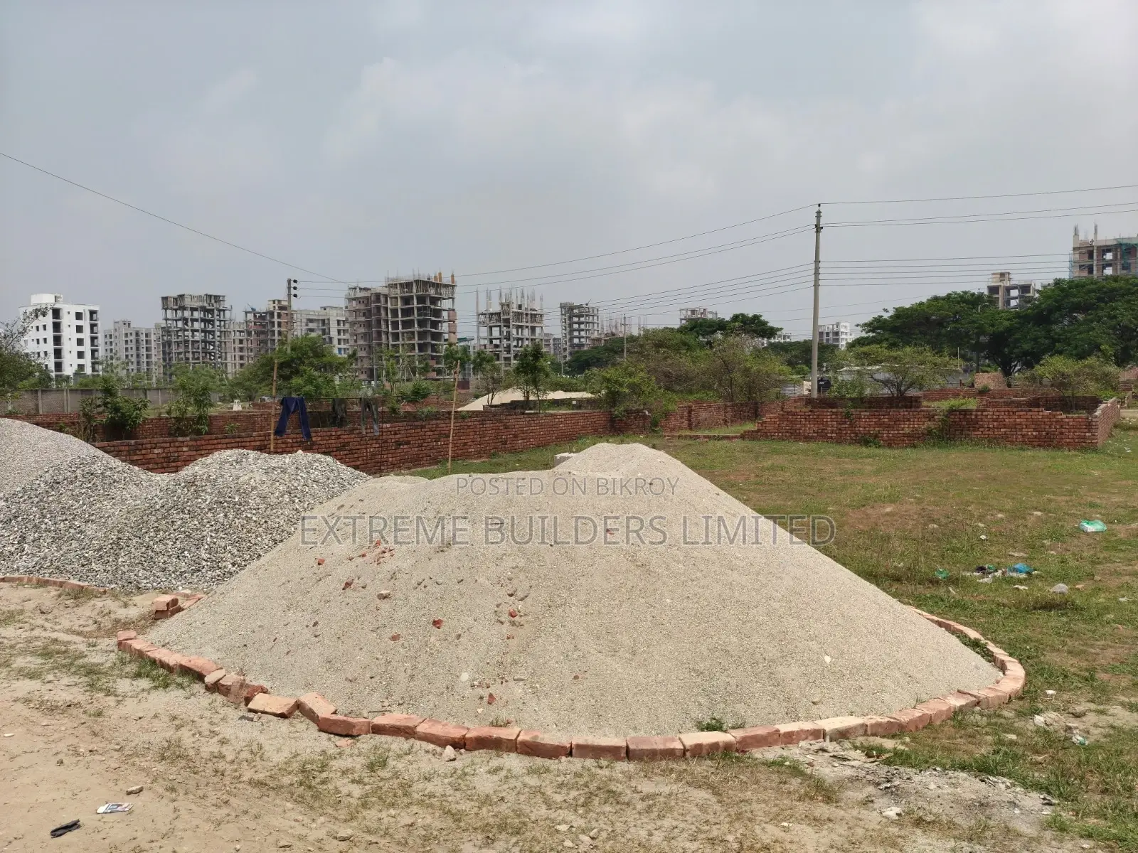 4bdrm Apartment in Land Share, Basundhara for Sale