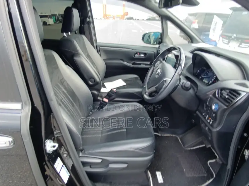 Toyota Esquire GI PREMIUM HYB 4.5PT 2021
