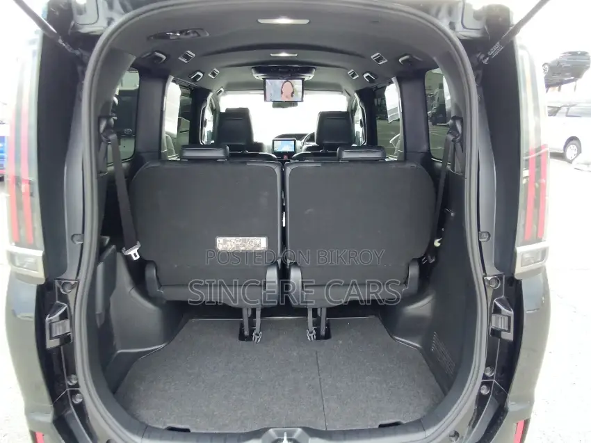 Toyota Esquire GI PREMIUM HYB 4.5PT 2021