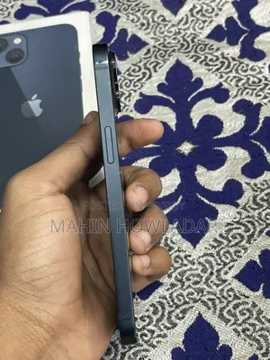 Apple iPhone 13 (Used)