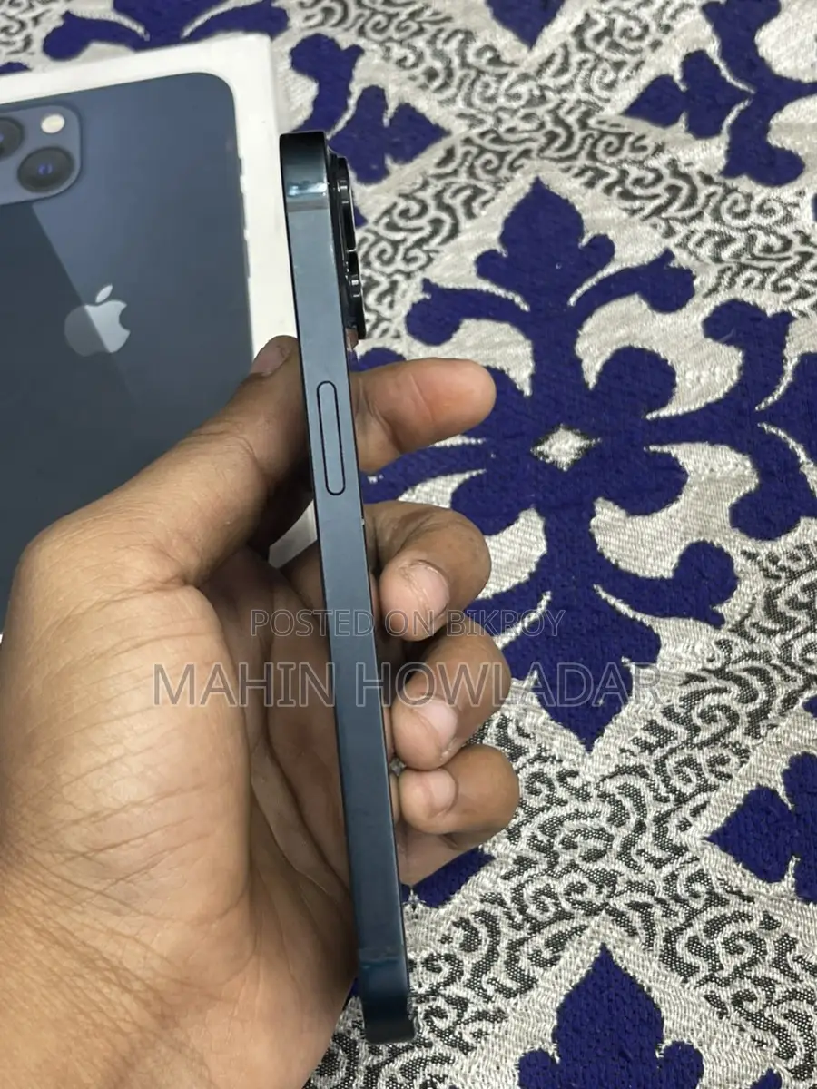 Apple iPhone 13 (Used)