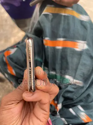 Apple iPhone XS (Used)