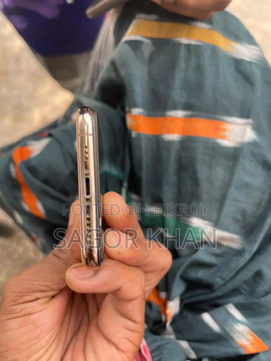 Apple iPhone XS (Used)