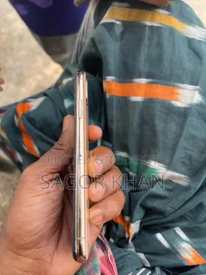 Apple iPhone XS (Used)