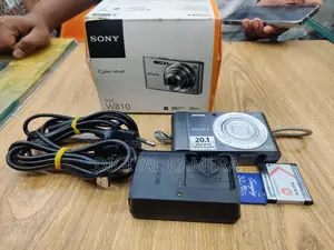 Sony W810