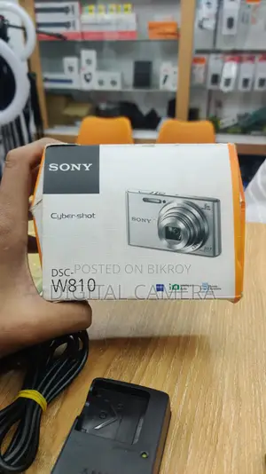 Sony W810