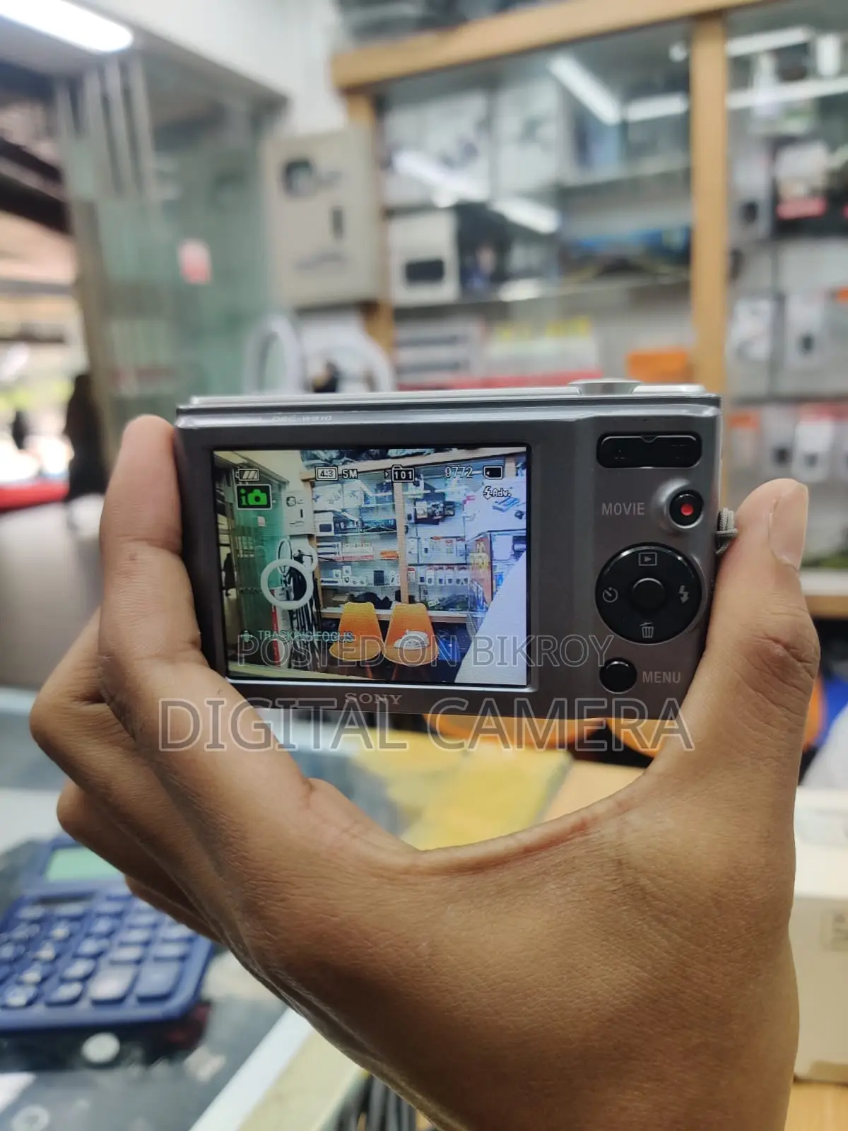 Sony W810