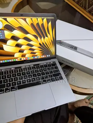 Macbook Pro 2019 i7 16/512GB