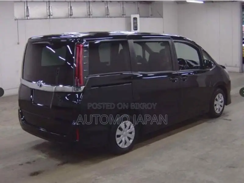 Toyota Noah X Smart 2022