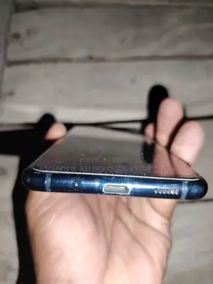 Samsung S20 FE (Used)