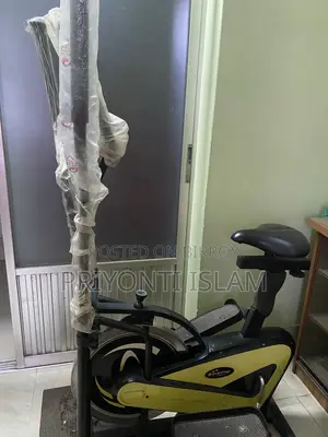 It is in brand new condition, only the screen and battery need to be changed.