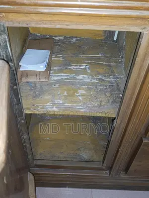 ড্রেসিং টেবিল