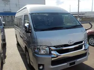 Toyota Hiace GRAND CABIN 14 SEAT 2021