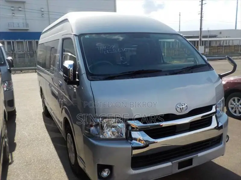 Toyota Hiace GRAND CABIN 14 SEAT 2021