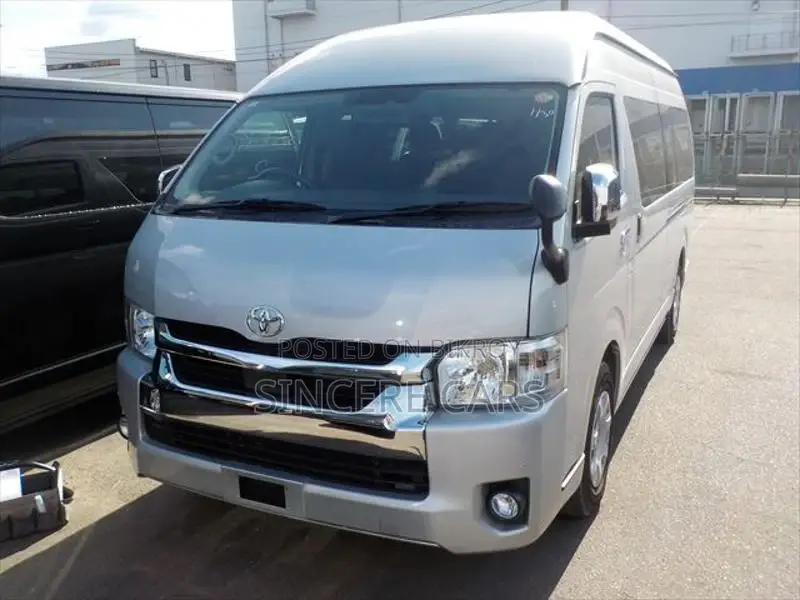 Toyota Hiace GRAND CABIN 14 SEAT 2021