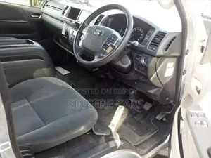 Toyota Hiace GRAND CABIN 14 SEAT 2021