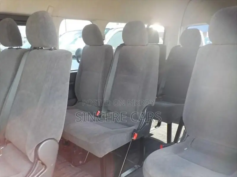 Toyota Hiace GRAND CABIN 14 SEAT 2021