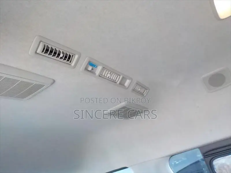 Toyota Hiace GRAND CABIN 14 SEAT 2021