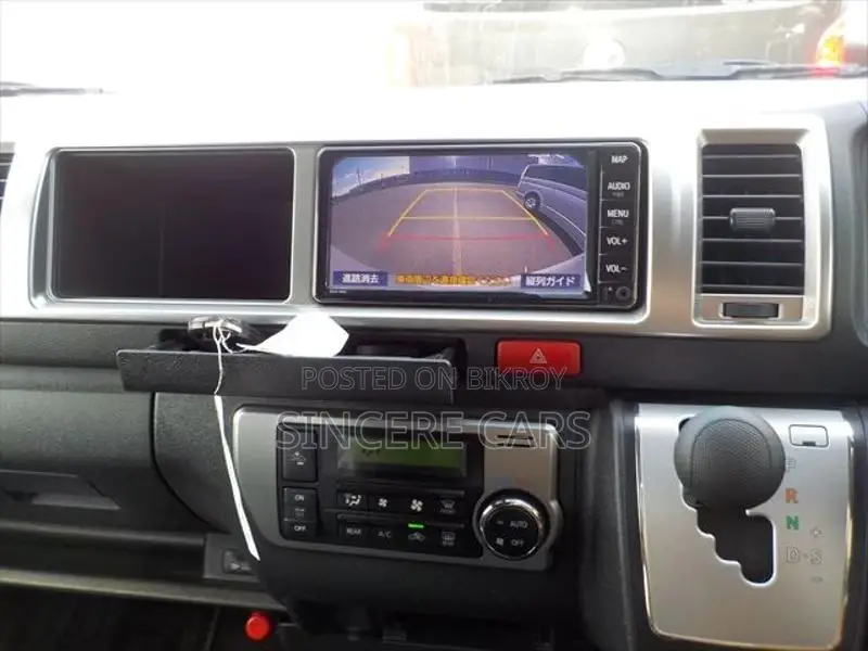 Toyota Hiace GRAND CABIN 14 SEAT 2021