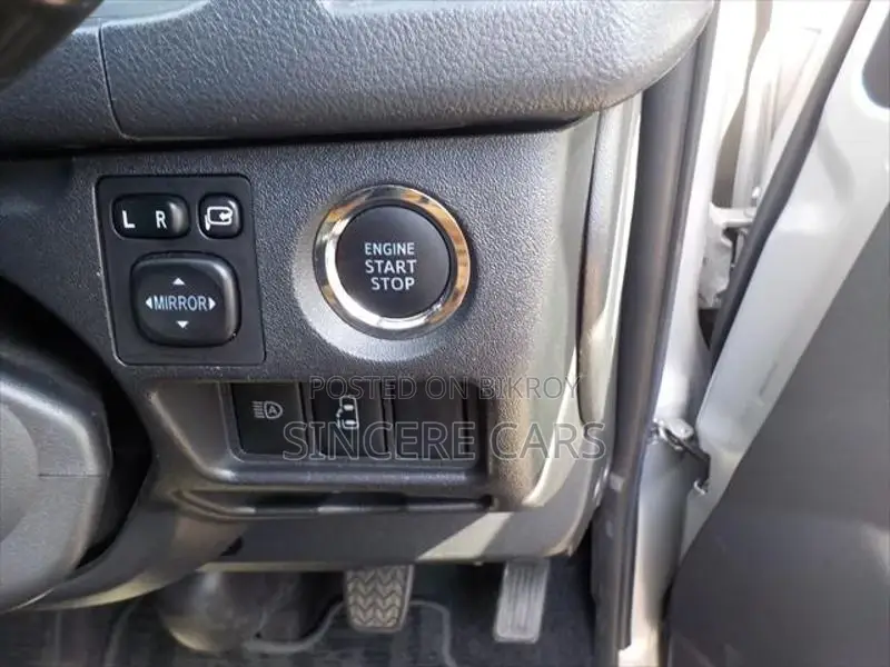 Toyota Hiace GRAND CABIN 14 SEAT 2021