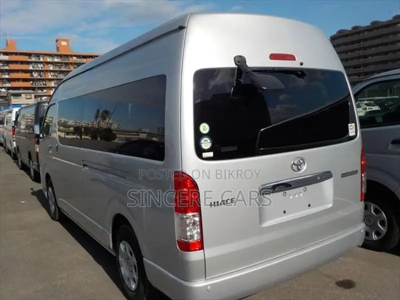 Toyota Hiace GRAND CABIN 14 SEAT 2021