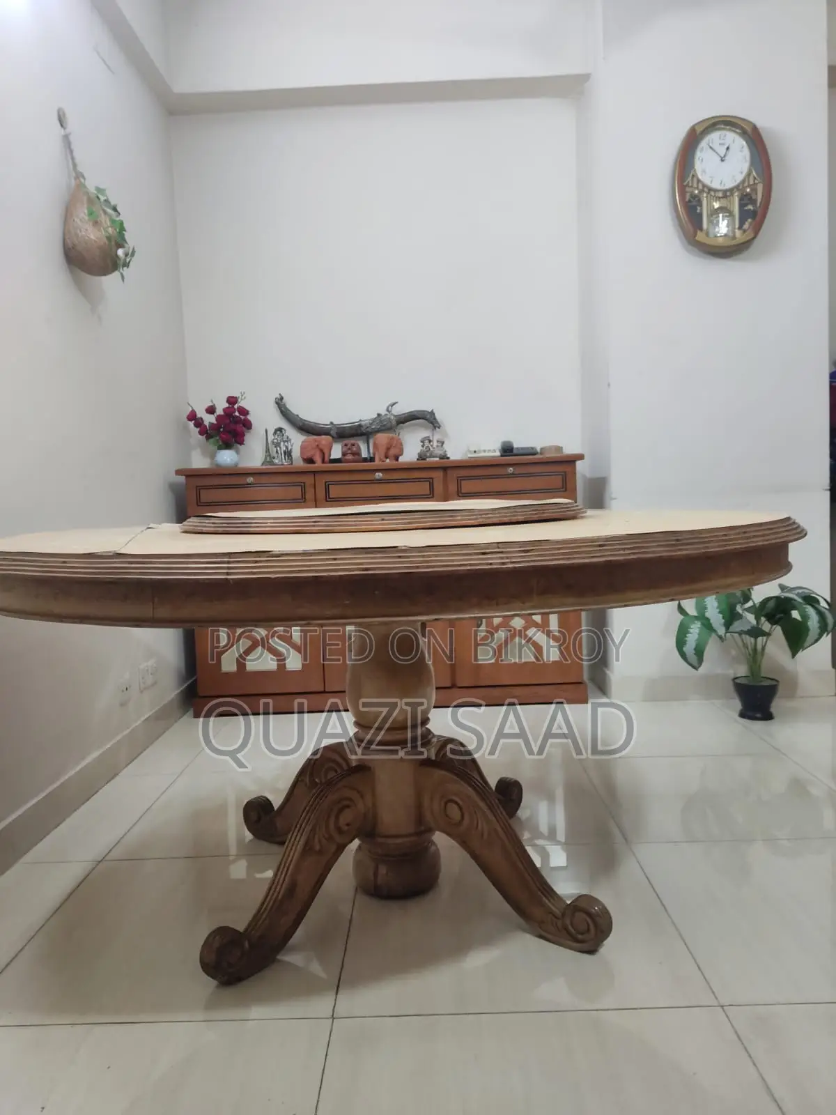 ডাইনিং টেবিল বিক্রি হবে ( মুভিং)