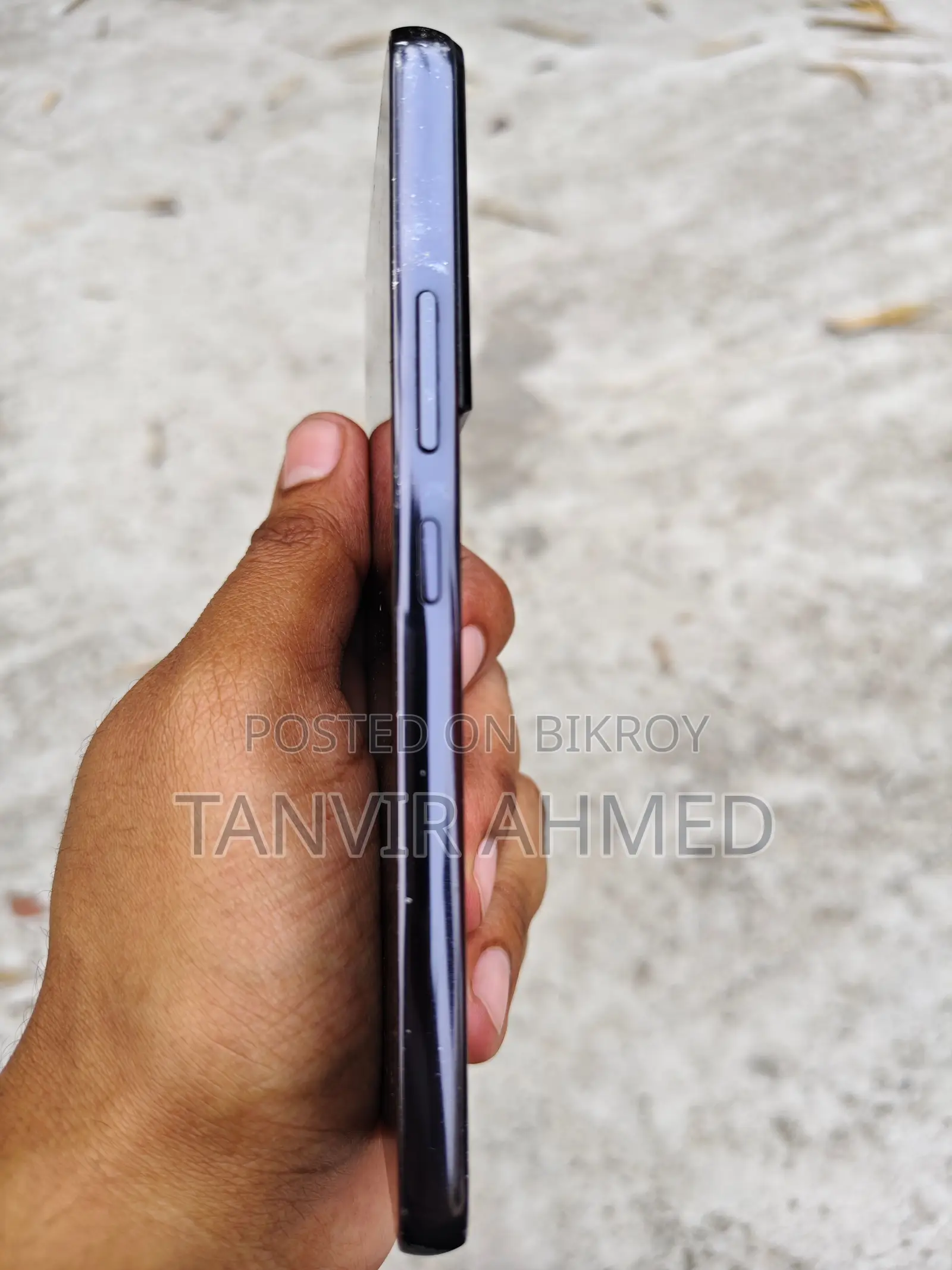 Samsung Galaxy S22 (Used)
